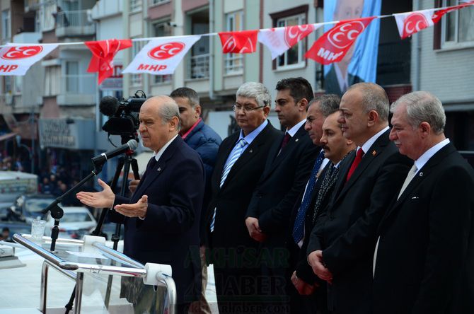 MHP LİDERi DEVLET BAHÇELİ AKHİSARLILAR İLE BULUŞTU